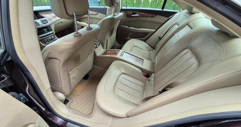 Mercedes-Benz CLS cena 72900 przebieg: 198000, rok produkcji 2011 z Sierpc małe 407
